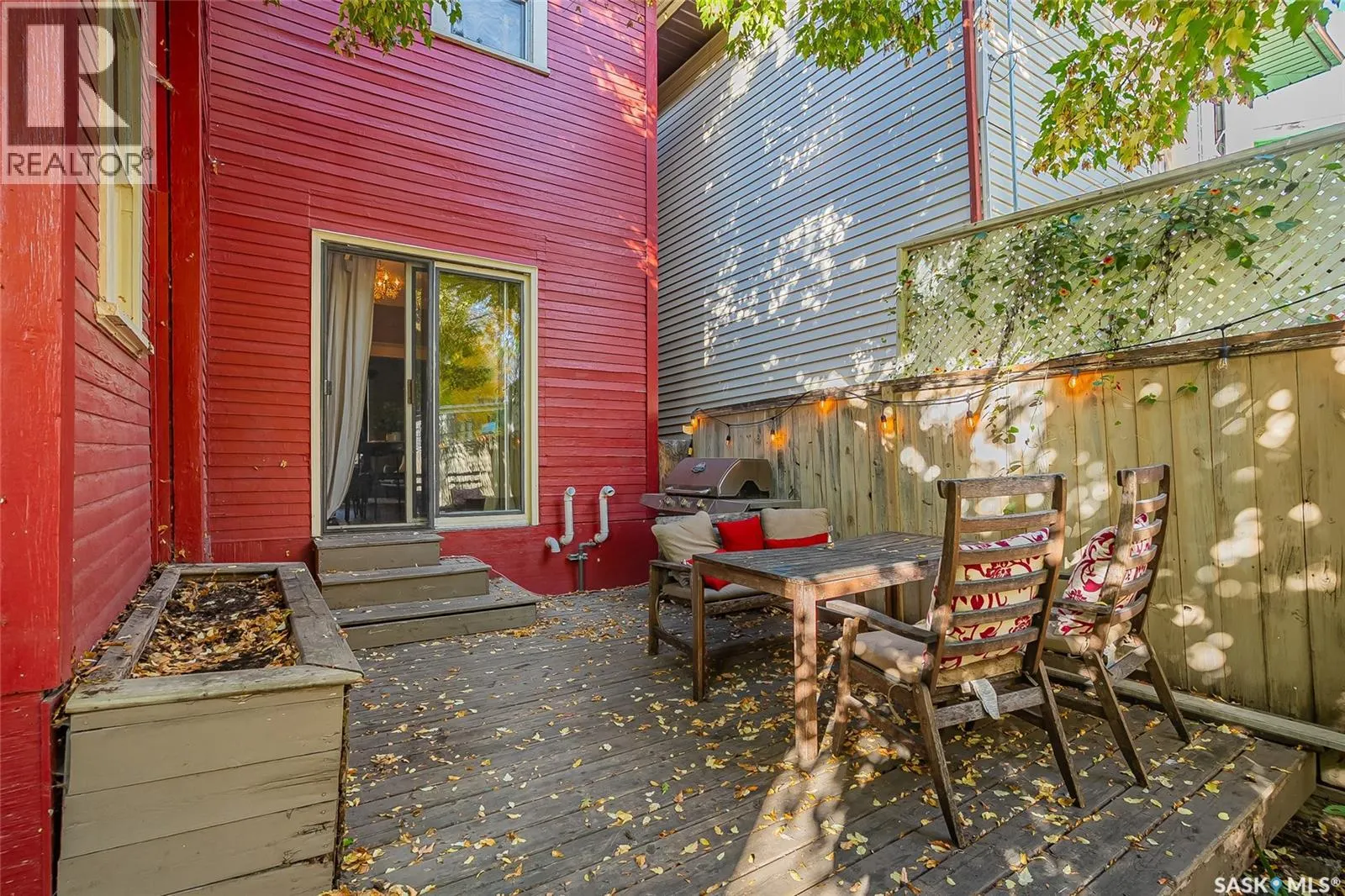 420 6th STREET E