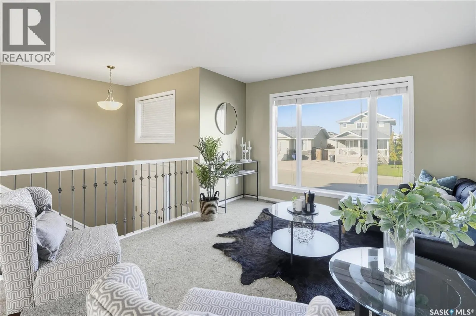 220 Warwick CRESCENT