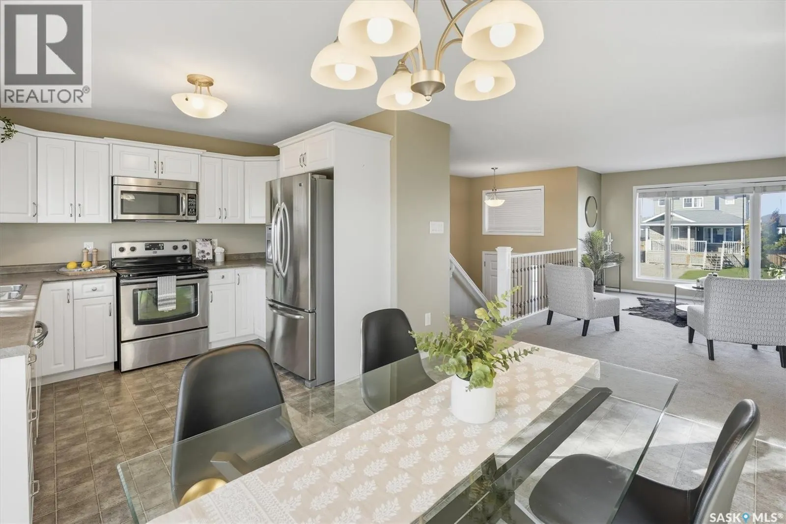 220 Warwick CRESCENT