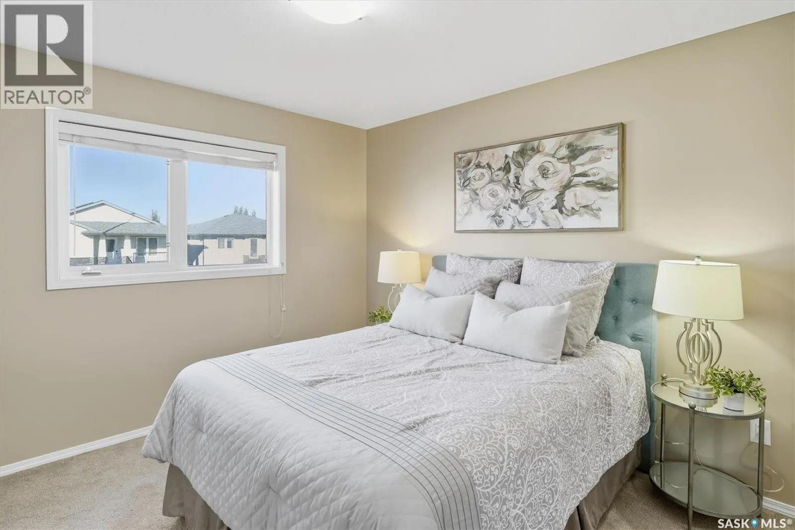 220 Warwick CRESCENT
