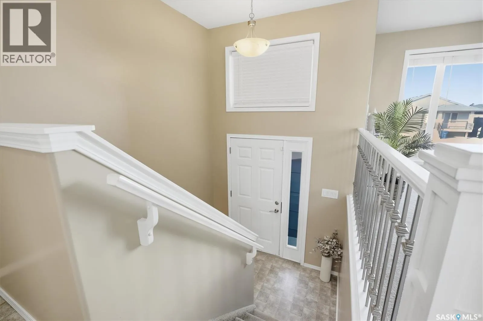 220 Warwick CRESCENT