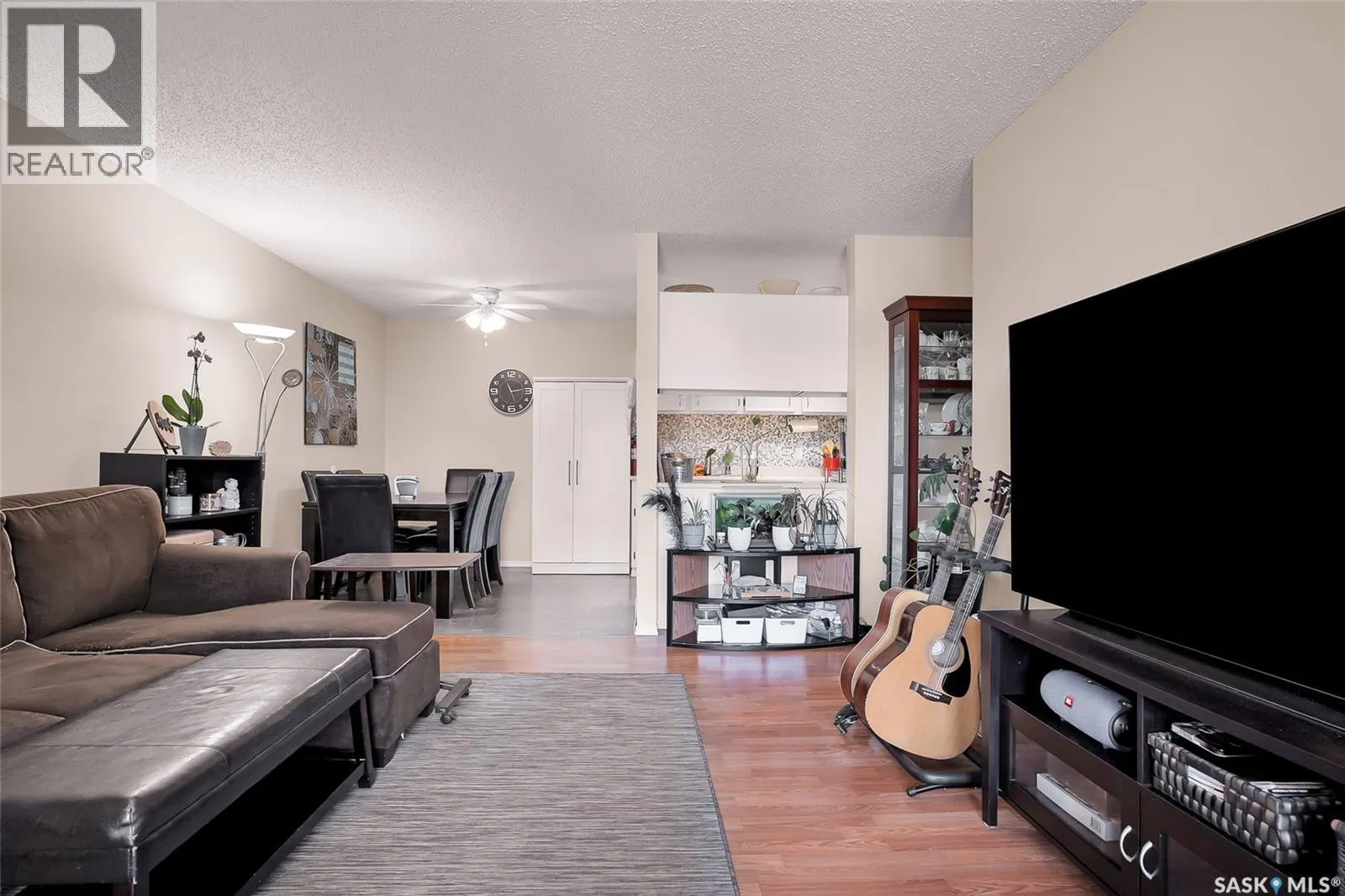 310B 4040 8th STREET E