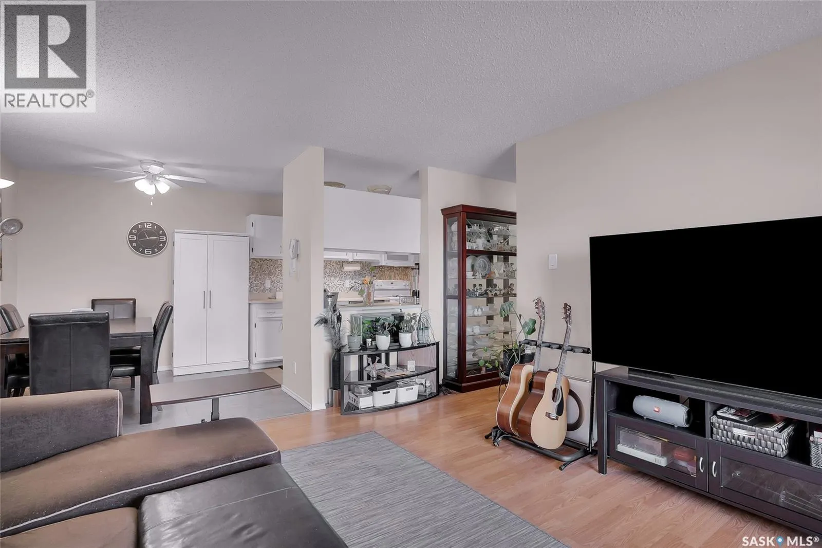 310B 4040 8th STREET E