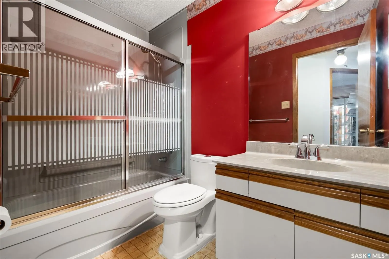 2938 Huget PLACE