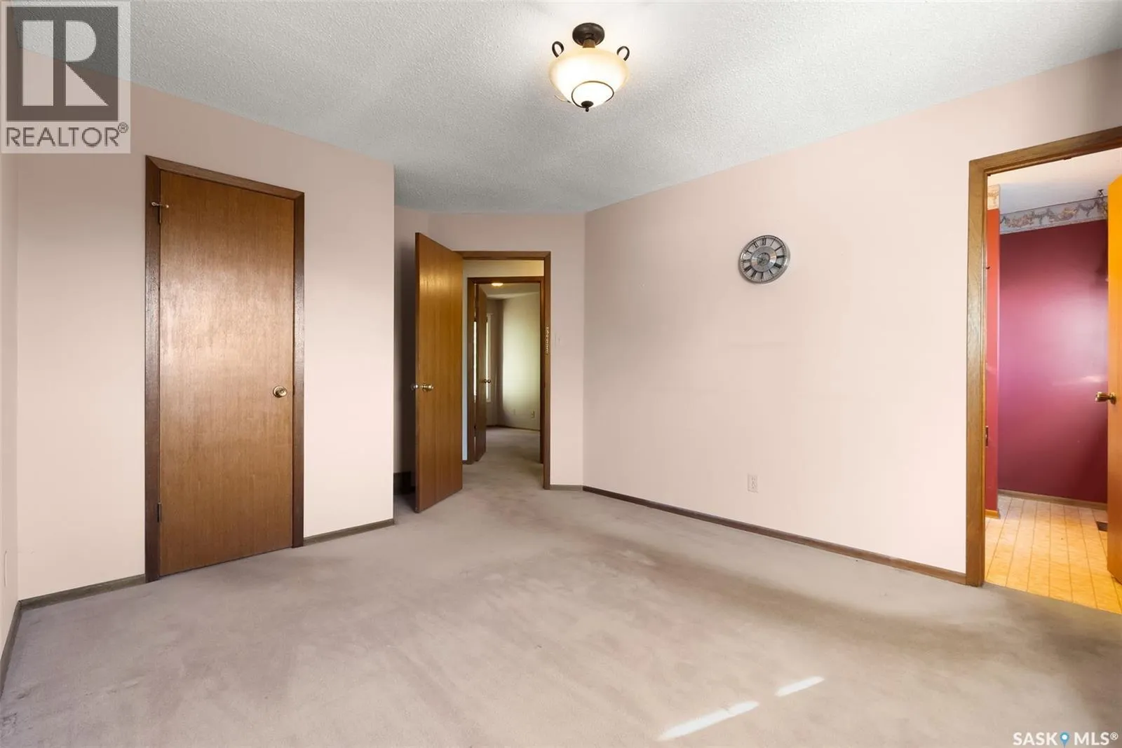 2938 Huget PLACE