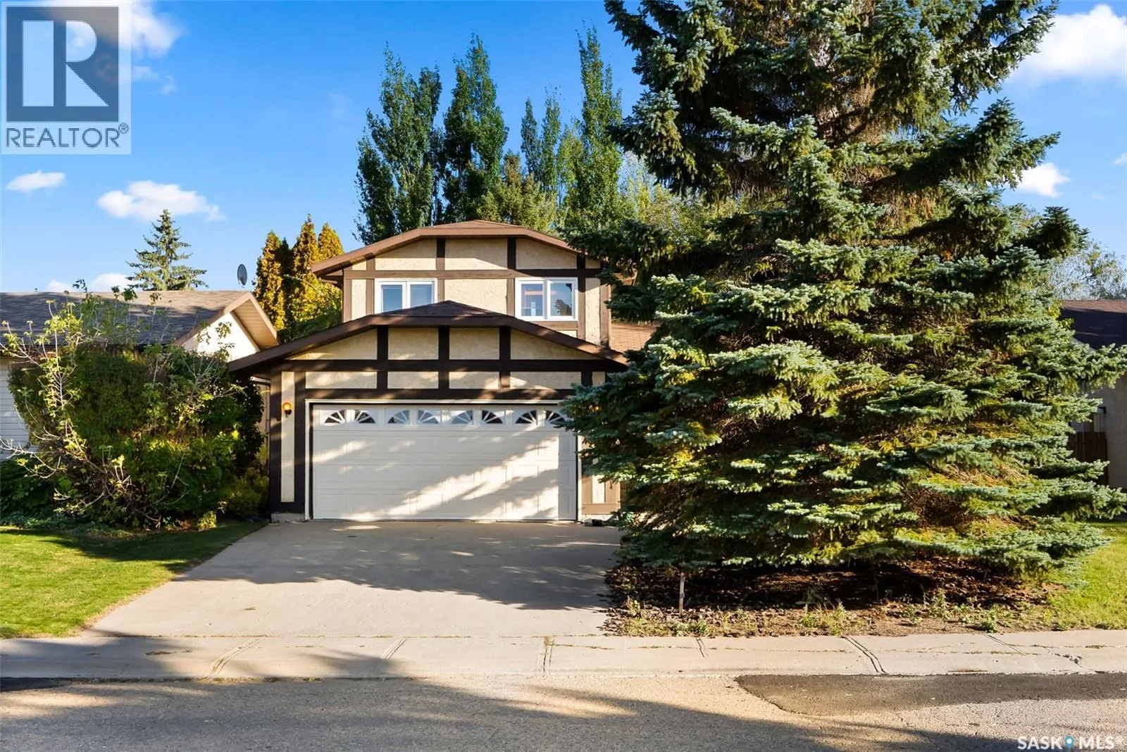 2938 Huget PLACE