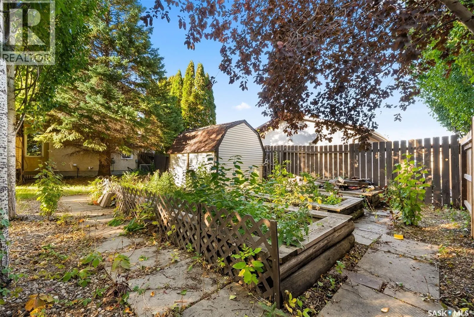 2938 Huget PLACE