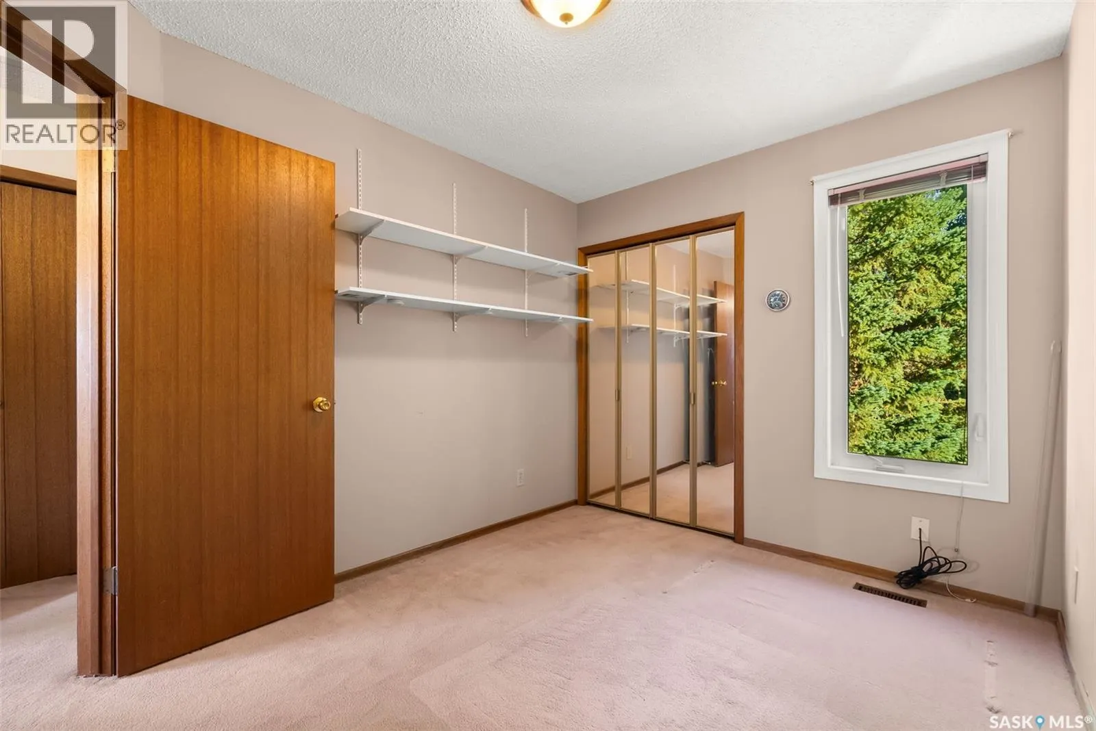 2938 Huget PLACE