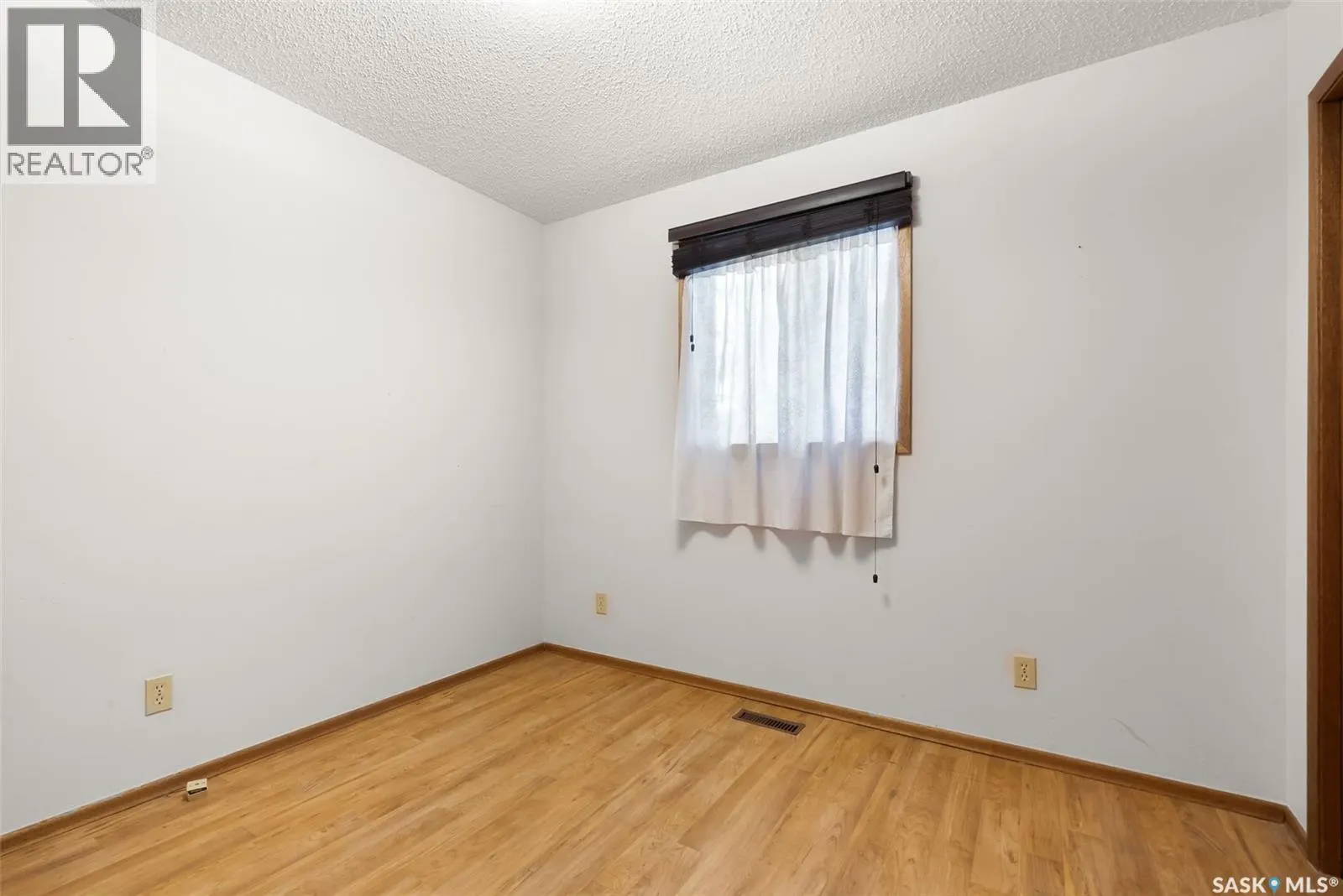 2938 Huget PLACE