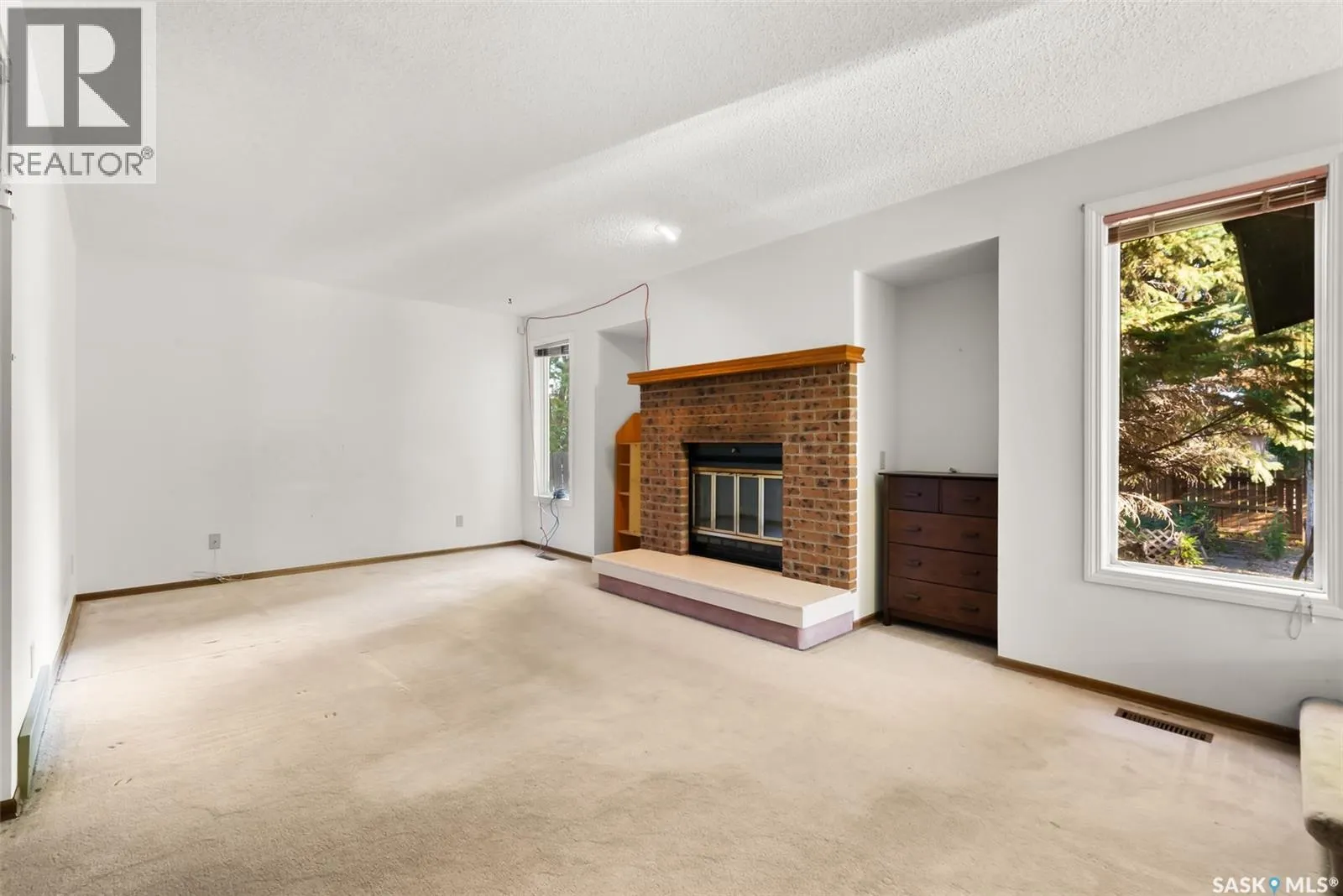 2938 Huget PLACE