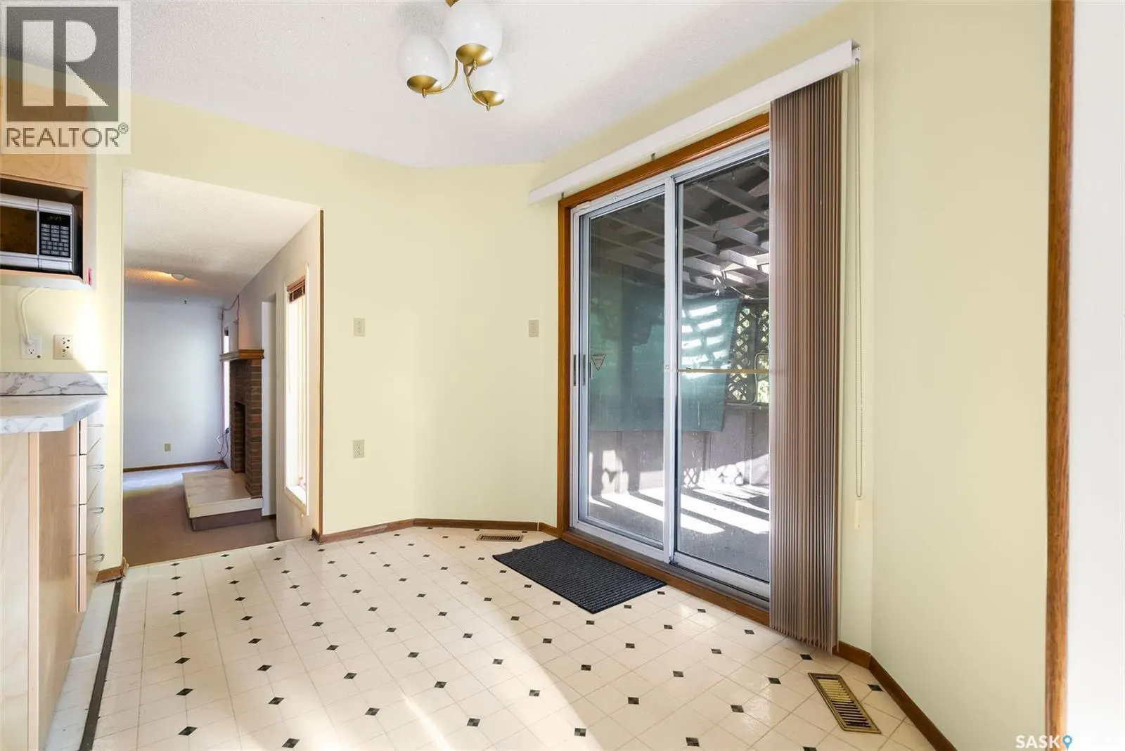 2938 Huget PLACE