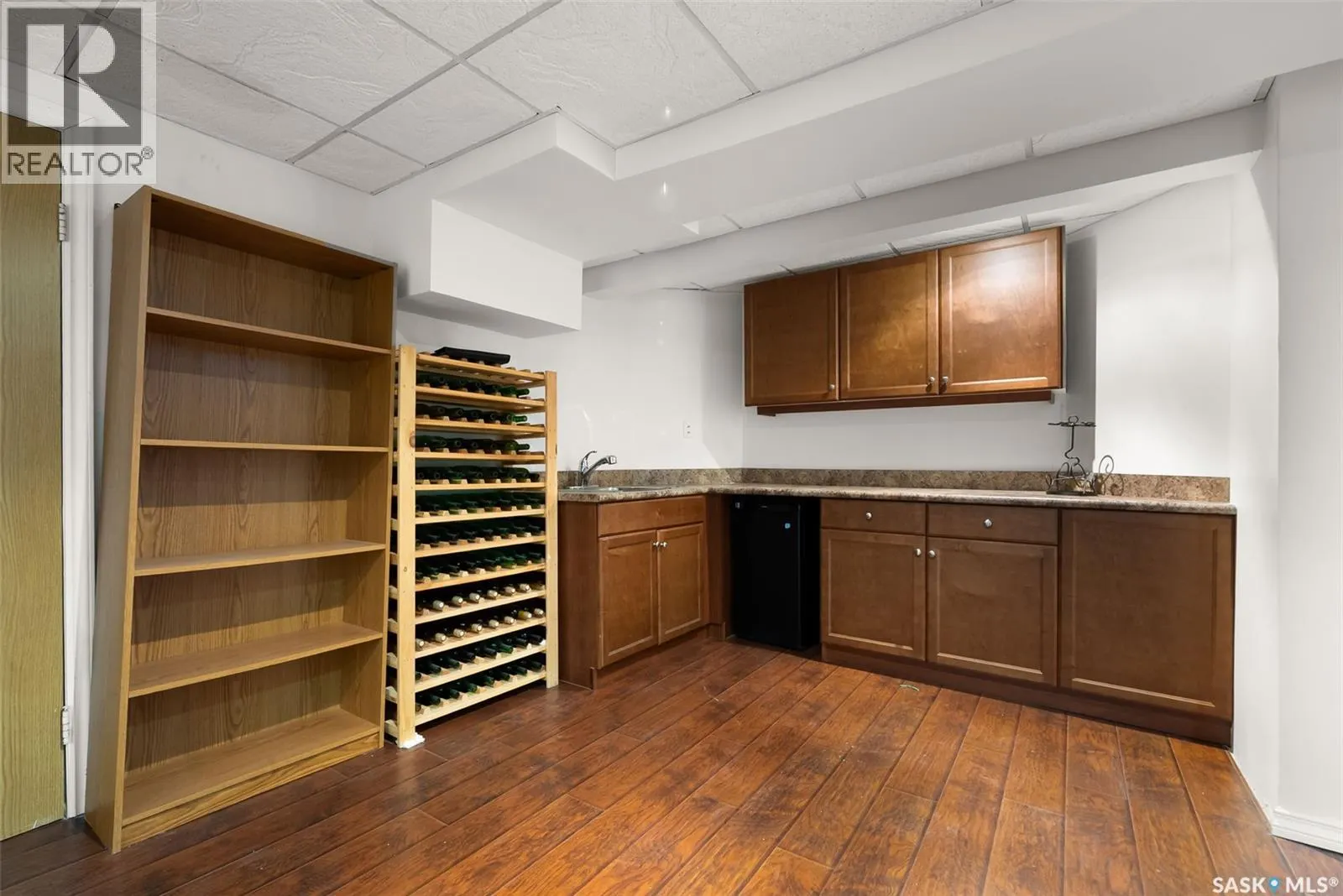 2938 Huget PLACE