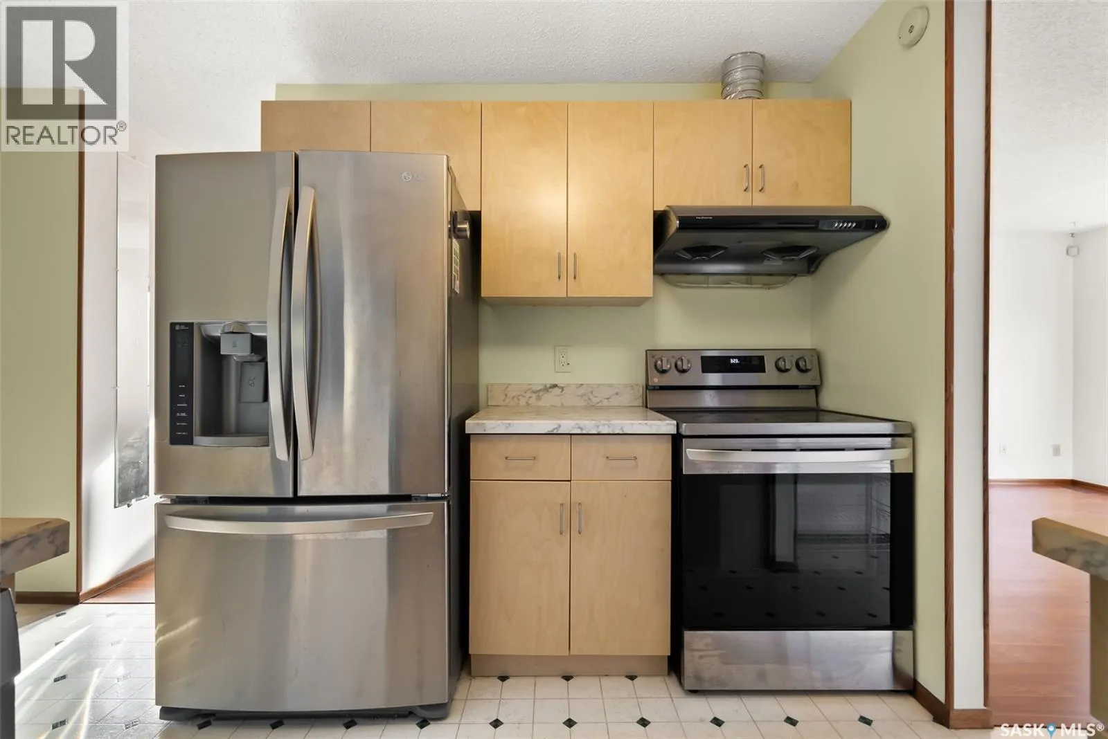 2938 Huget PLACE
