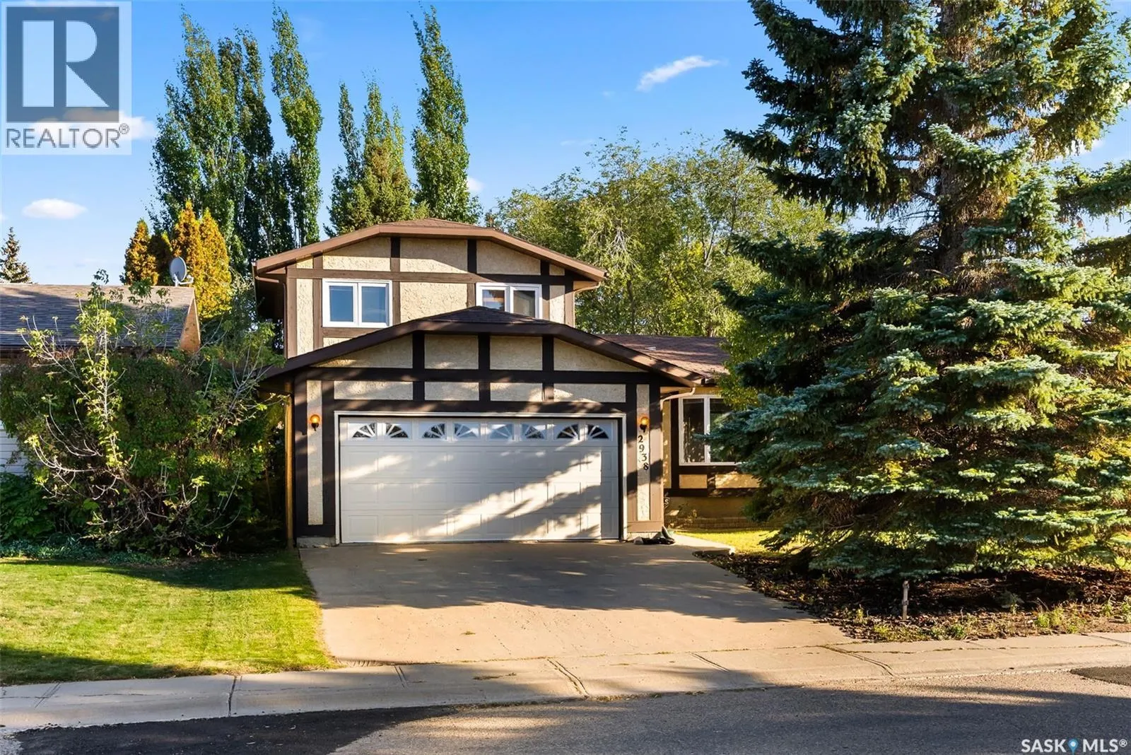 2938 Huget PLACE