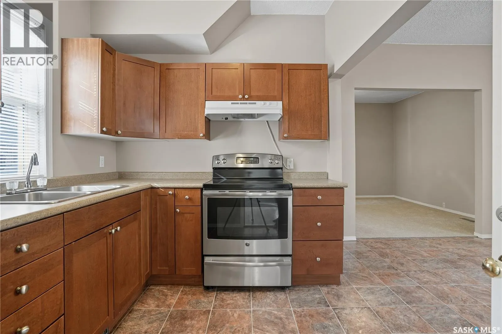 1511 15TH AVENUE
