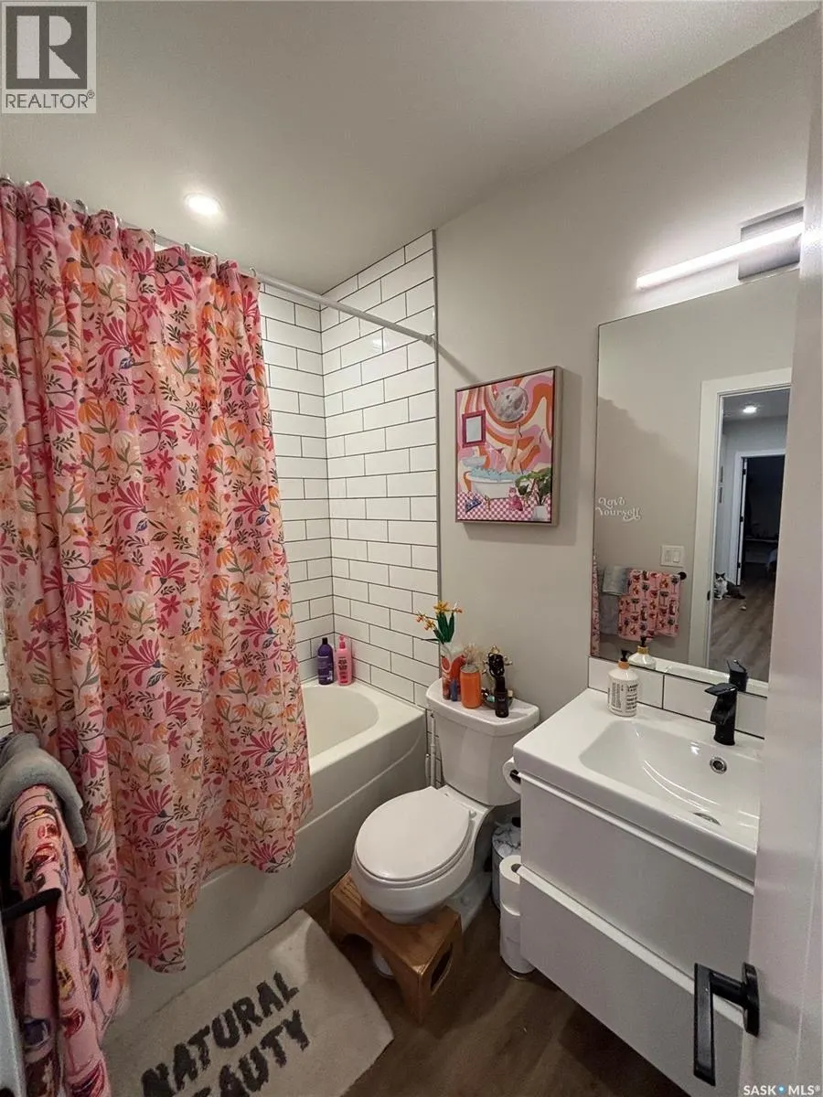 319 25th STREET W