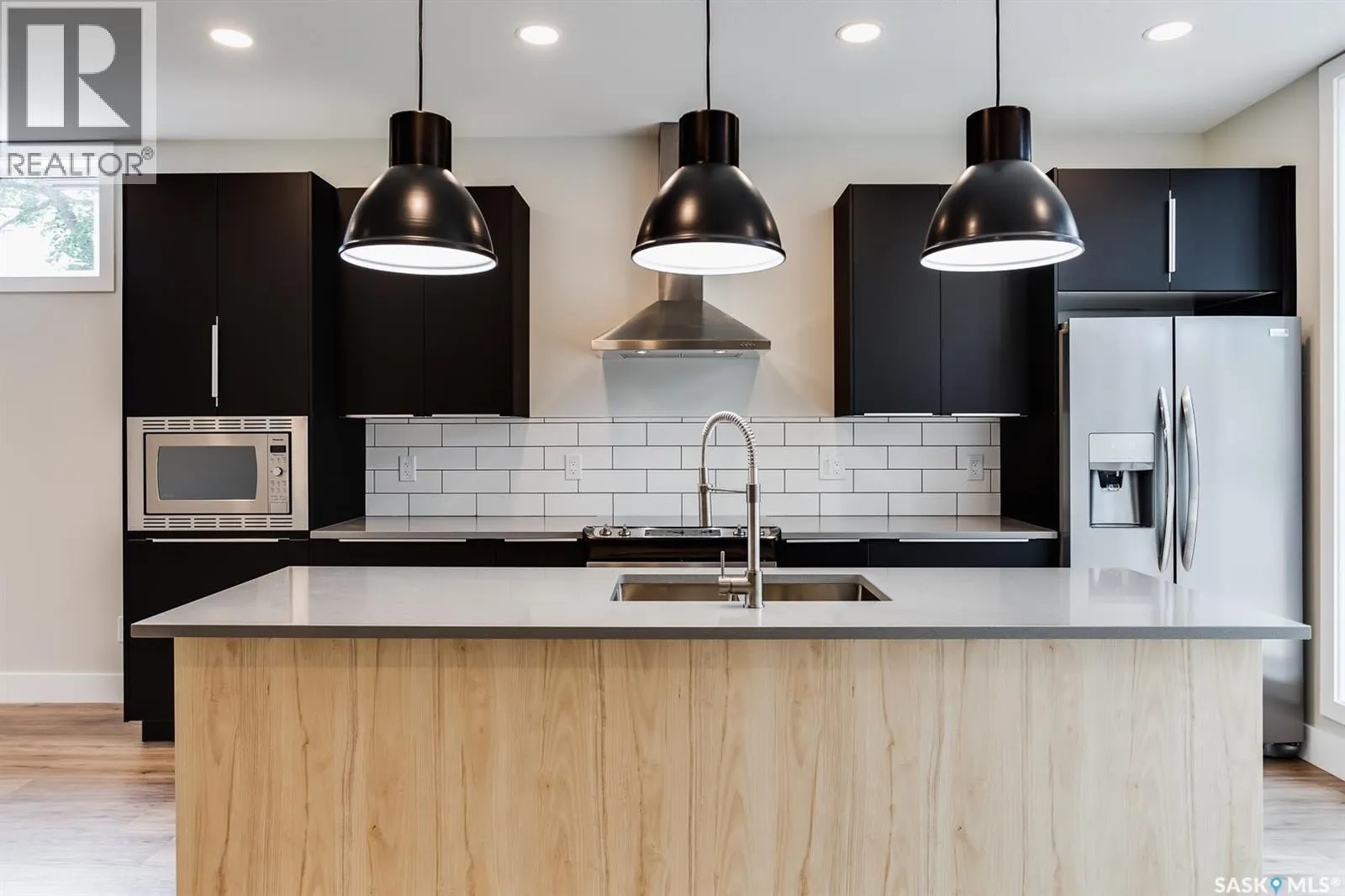 319 25th STREET W