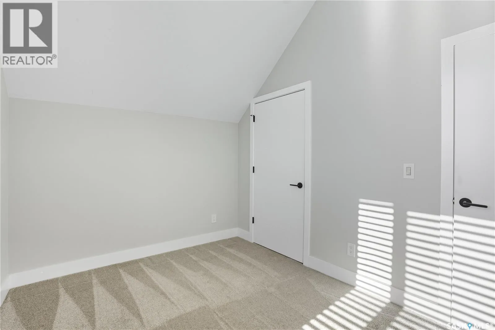 319 25th STREET W