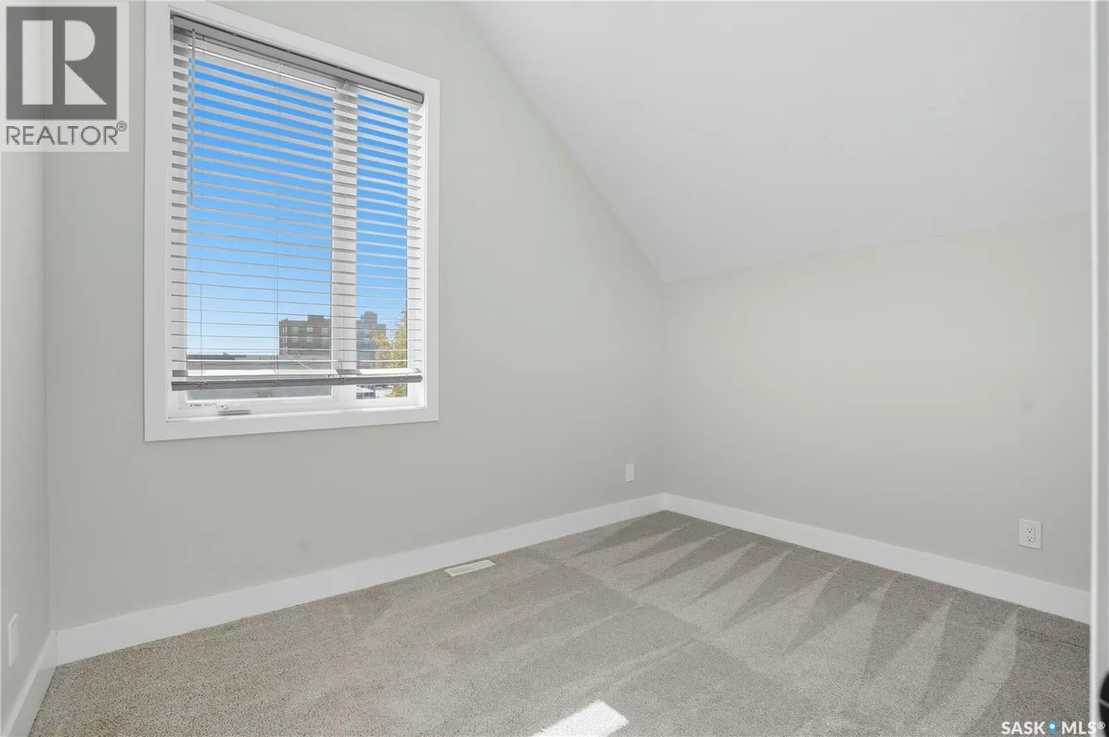 319 25th STREET W