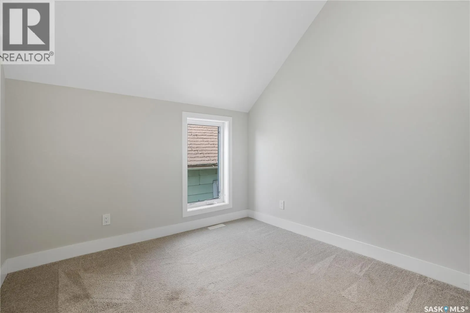 319 25th STREET W