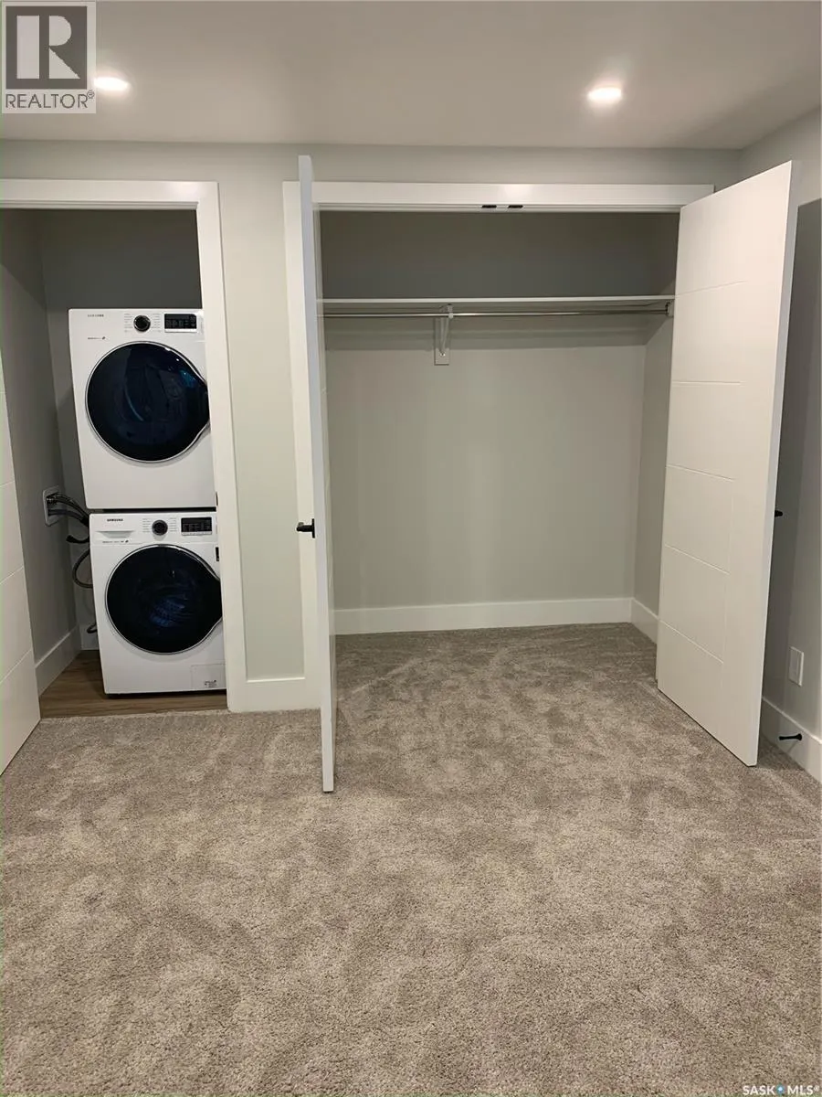 319 25th STREET W