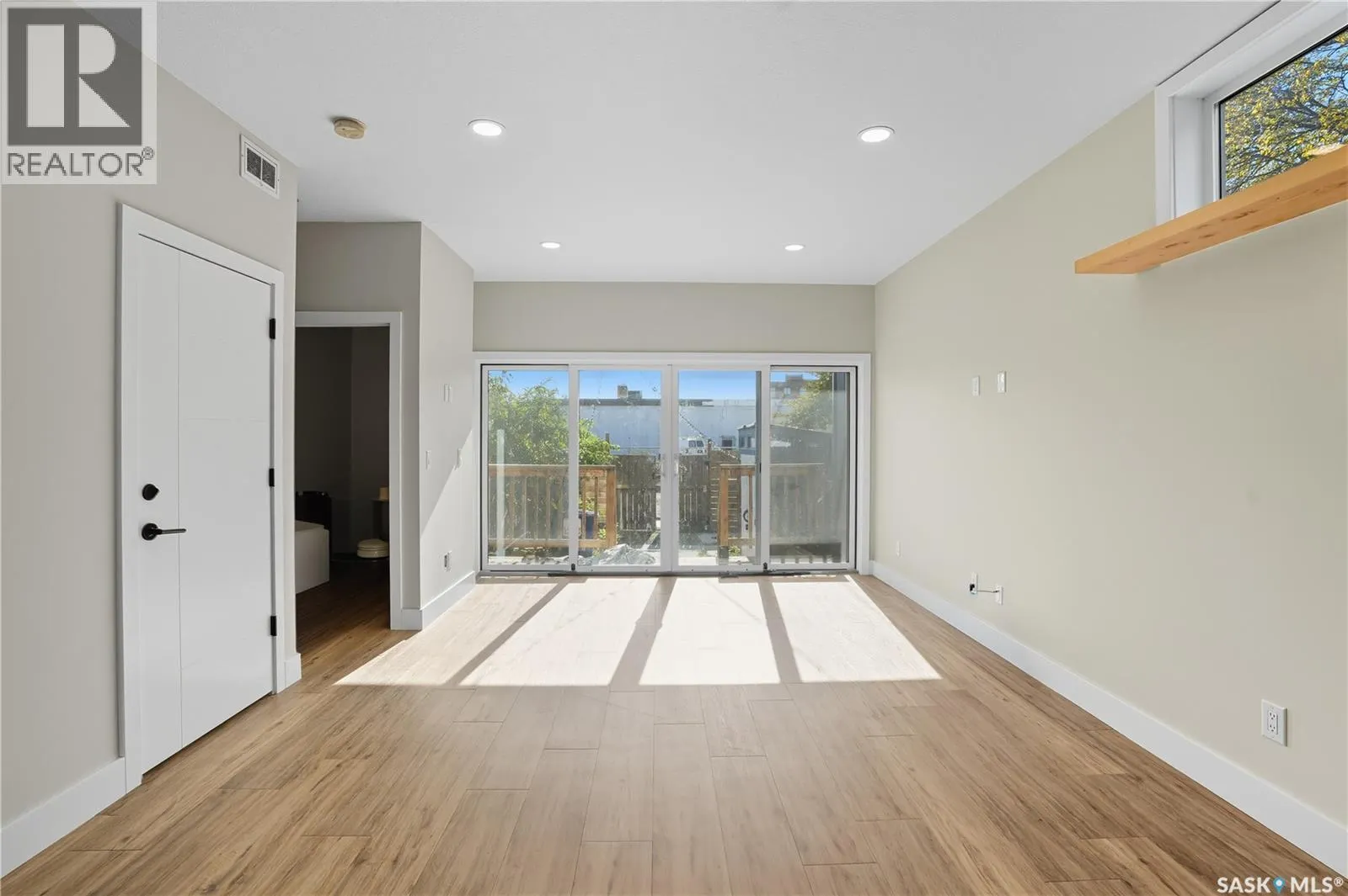 319 25th STREET W