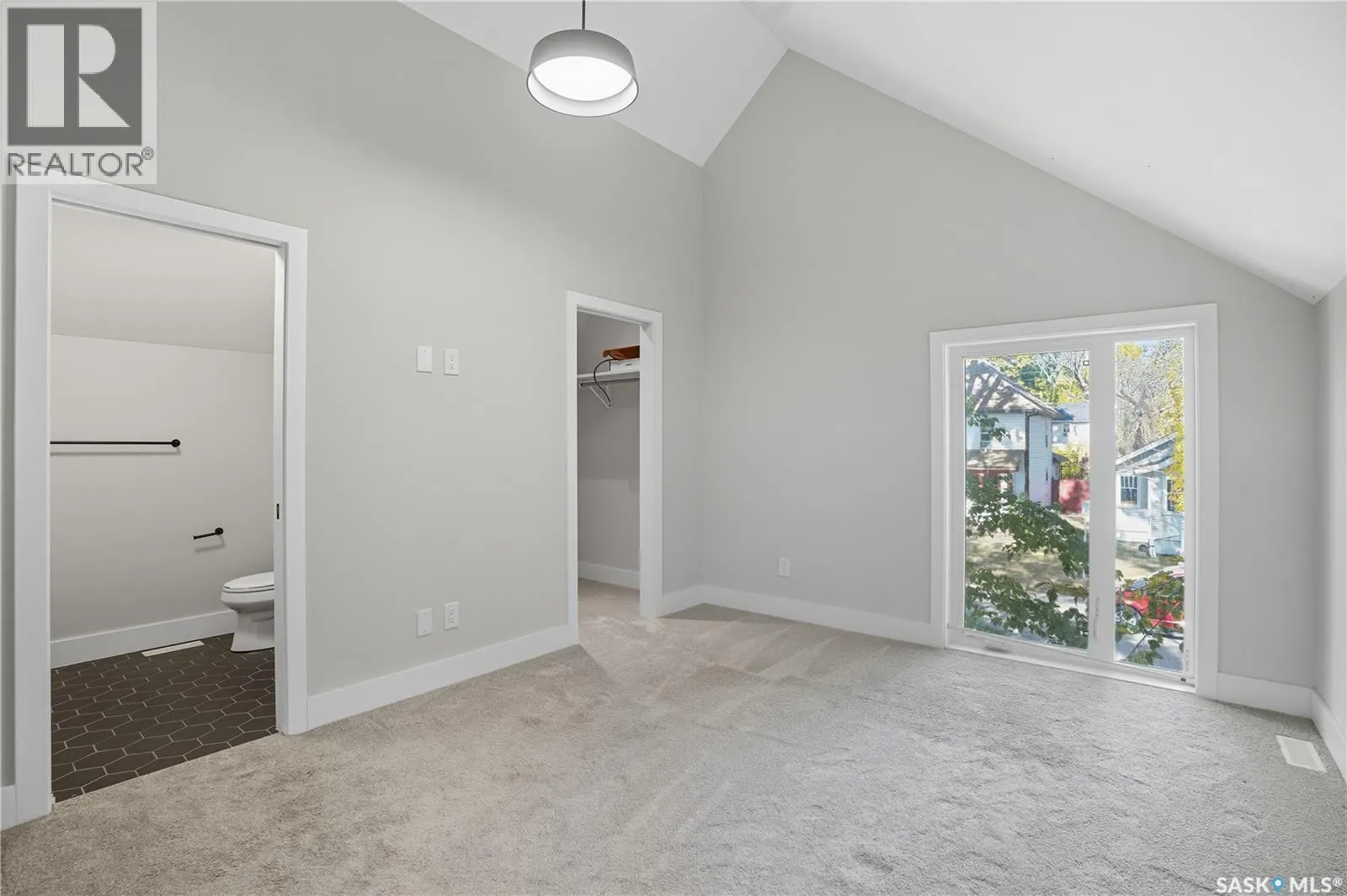 319 25th STREET W