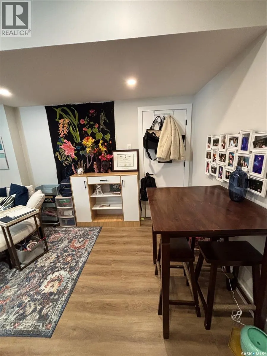 319 25th STREET W