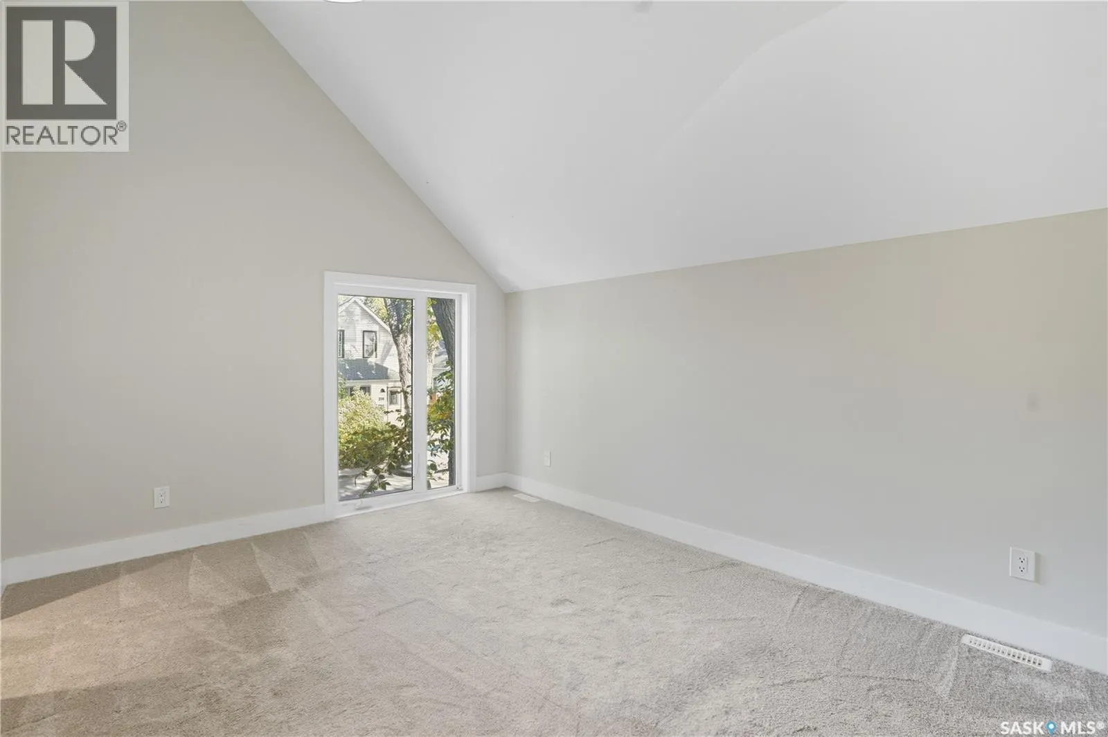 319 25th STREET W