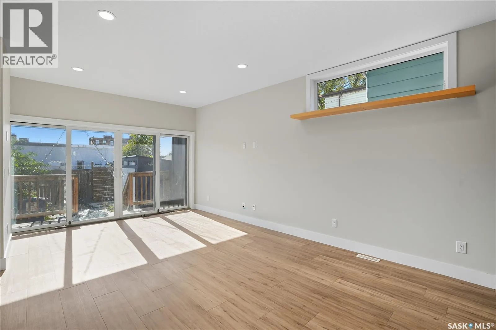 319 25th STREET W