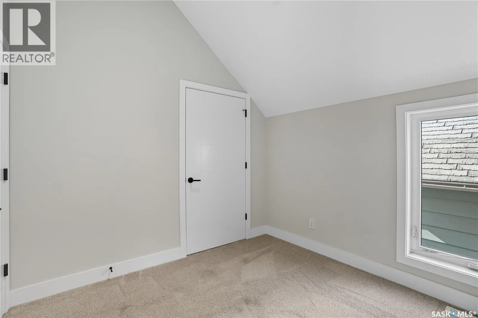 319 25th STREET W