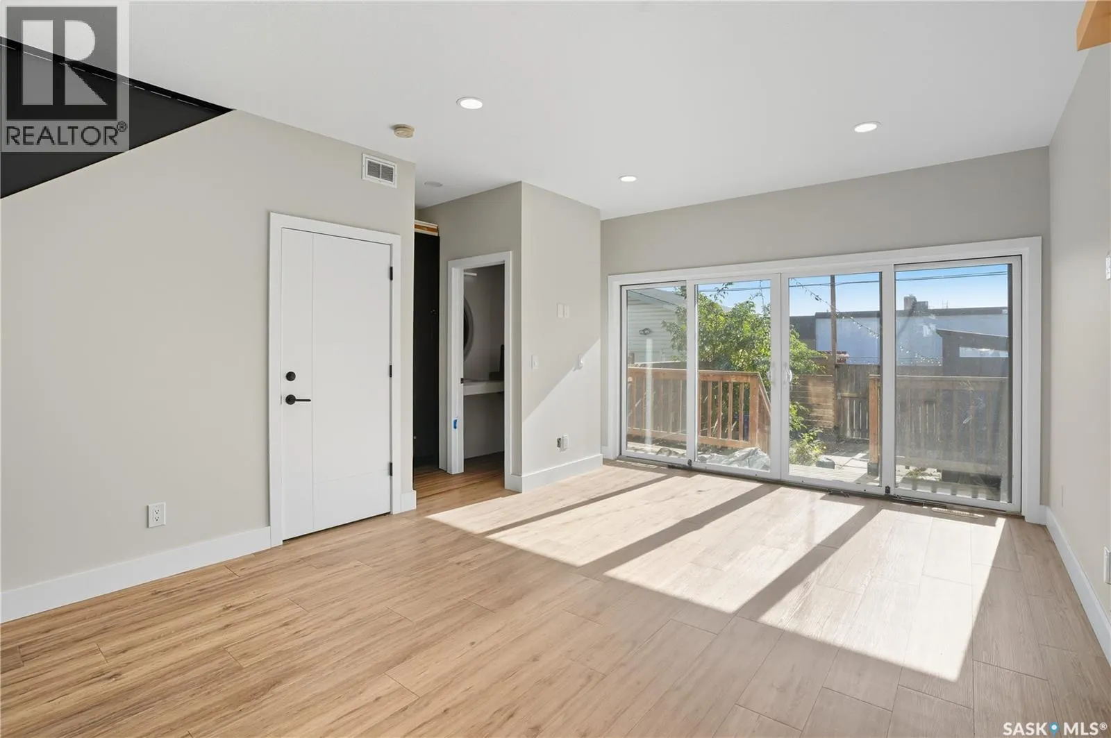 319 25th STREET W