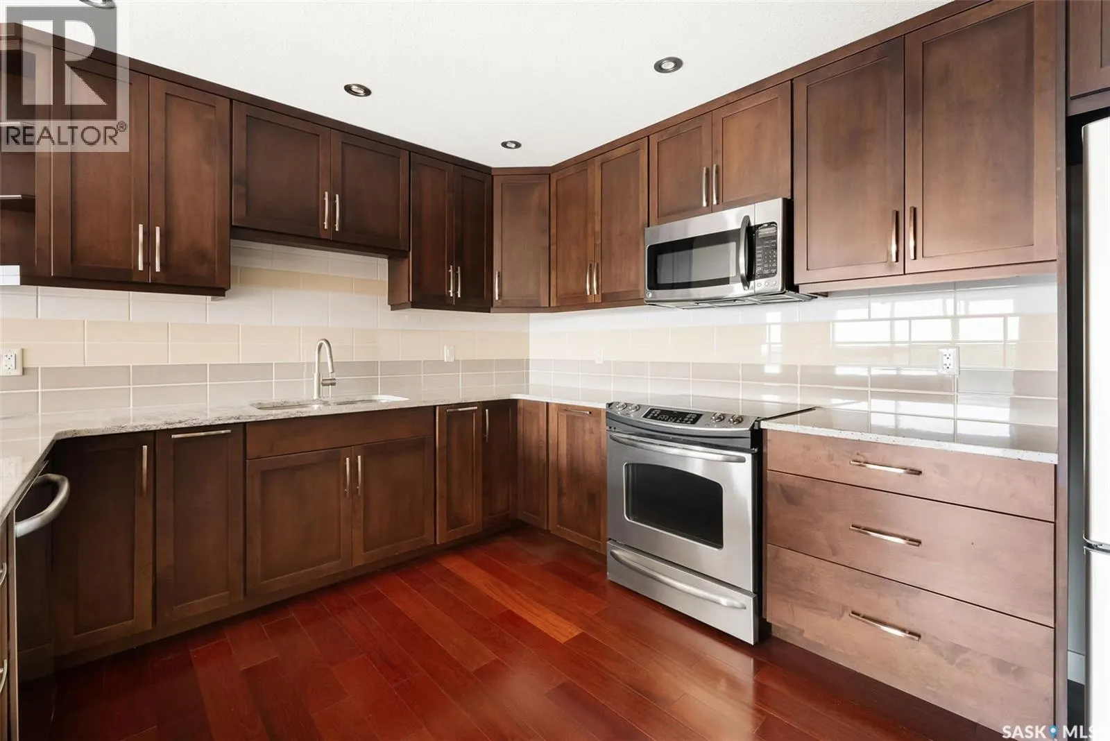 704 2300 Broad STREET