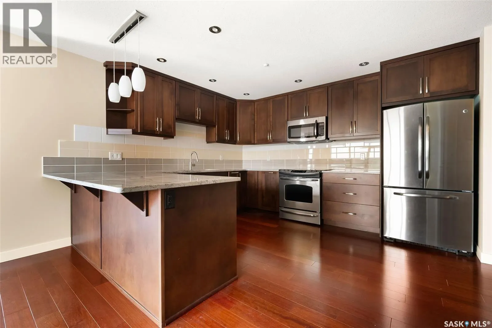 704 2300 Broad STREET