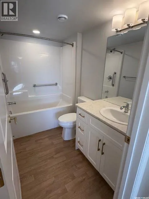 101 318 108th STREET W