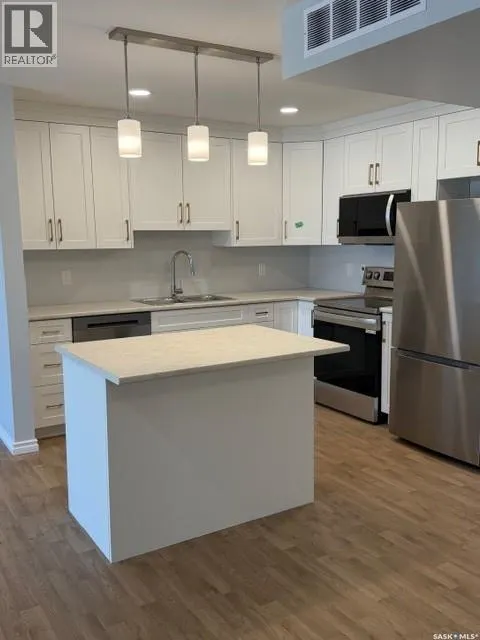 101 318 108th STREET W