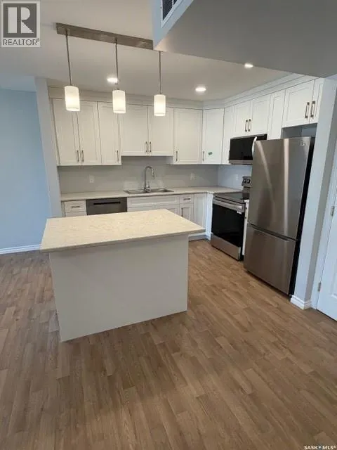 101 318 108th STREET W