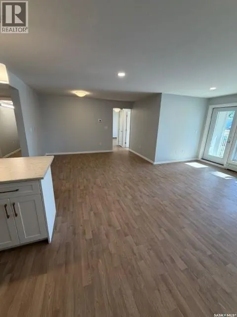 101 318 108th STREET W