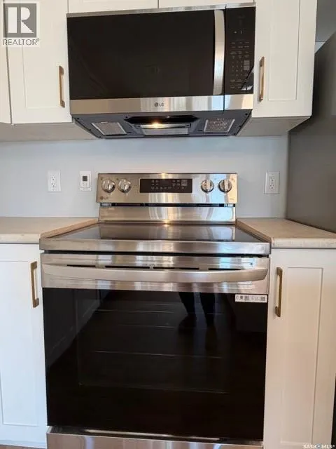 101 318 108th STREET W