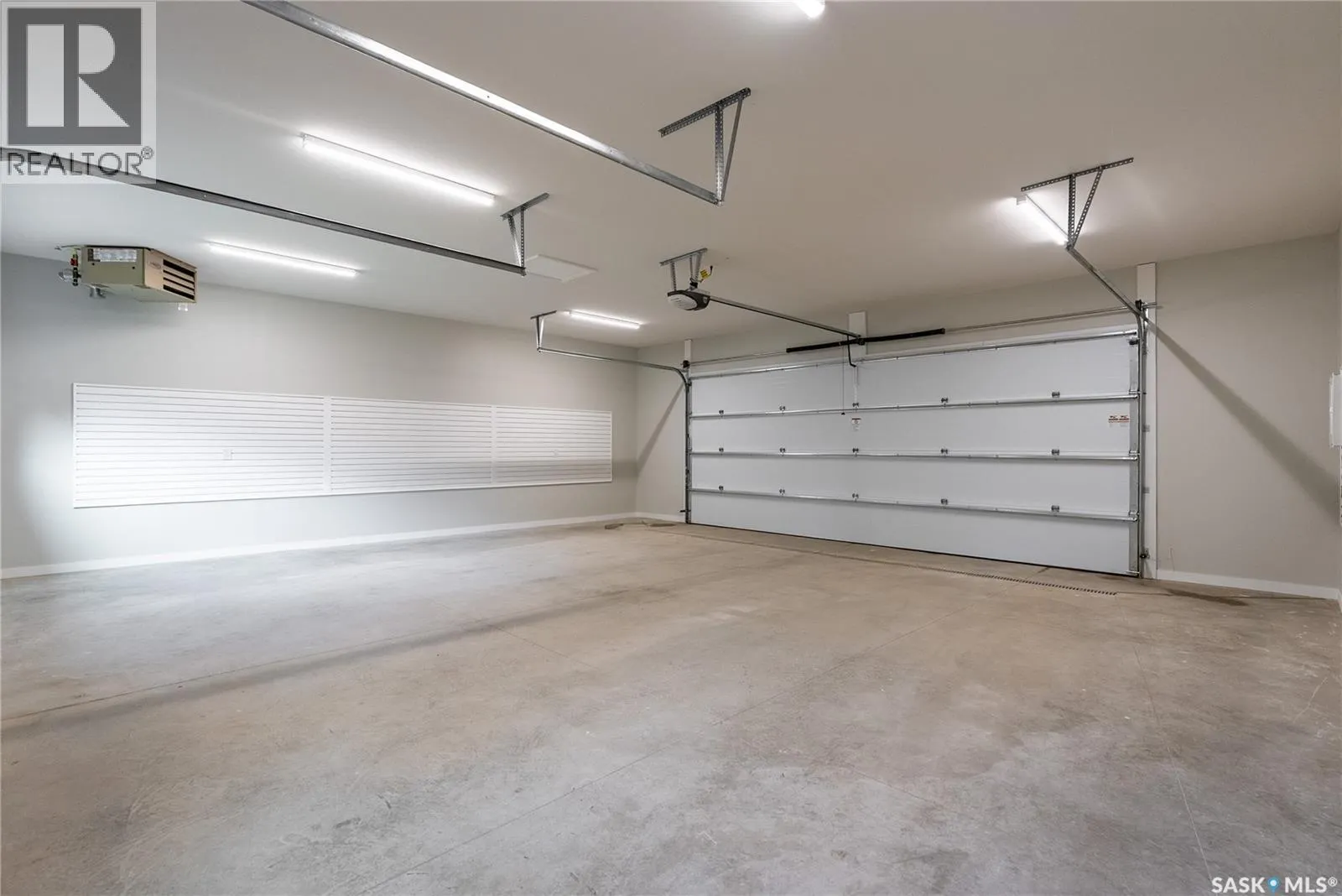 1121 13th STREET E