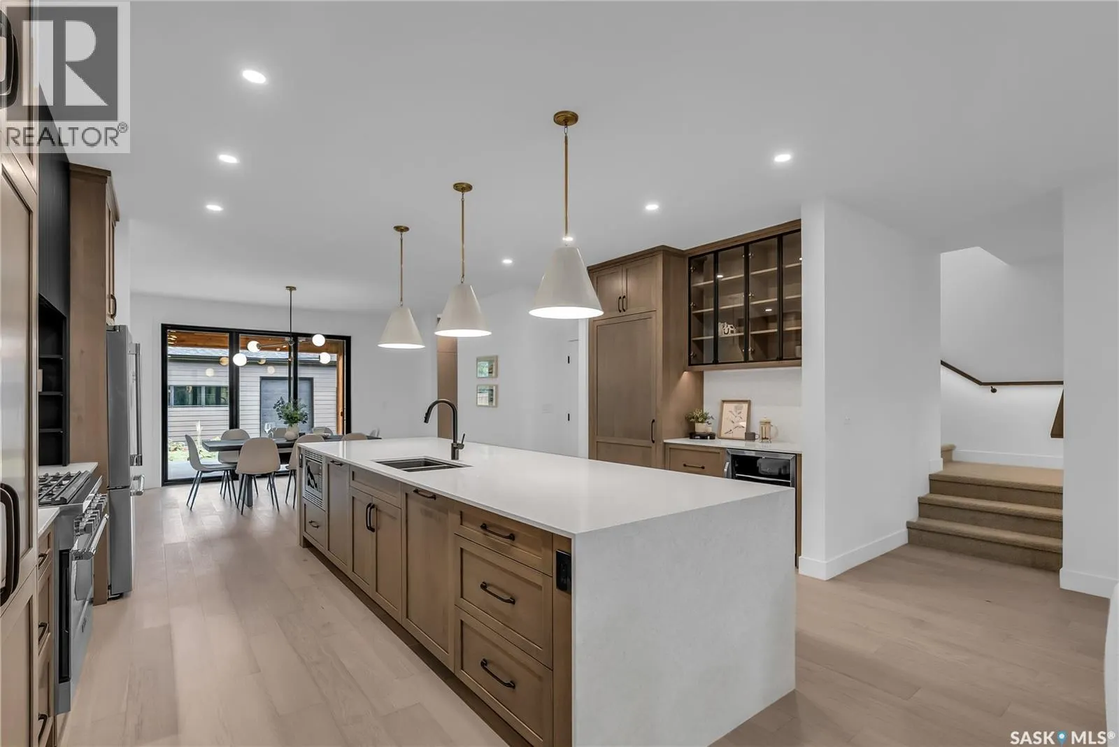 1121 13th STREET E