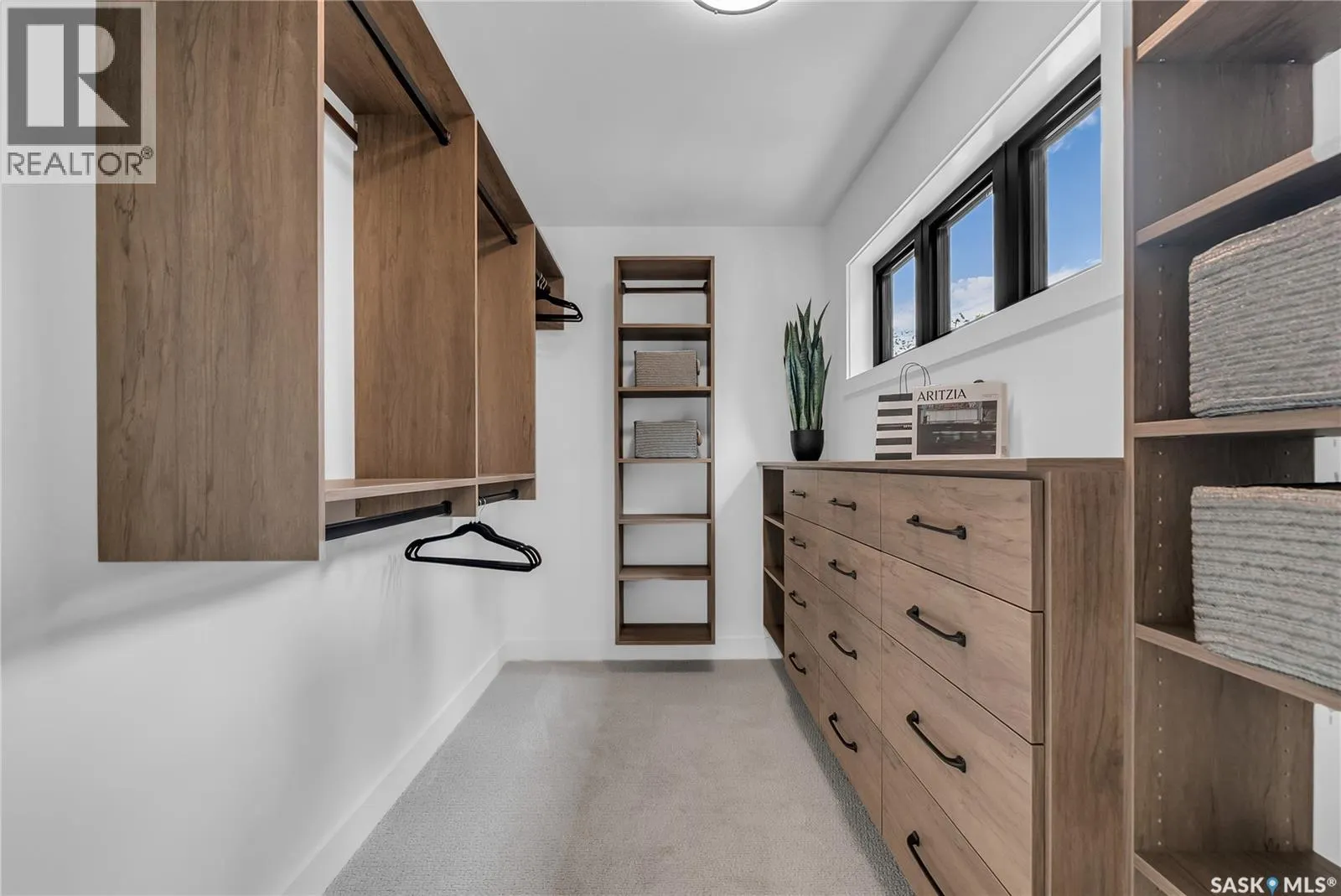 1121 13th STREET E