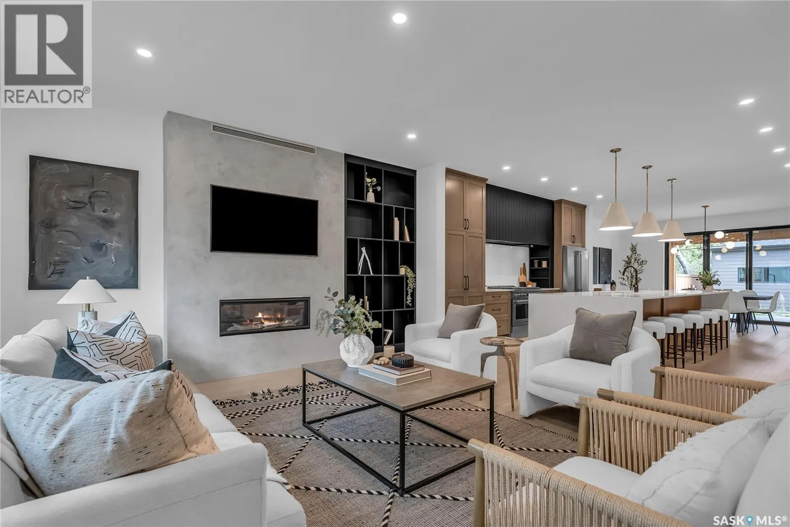 1121 13th STREET E