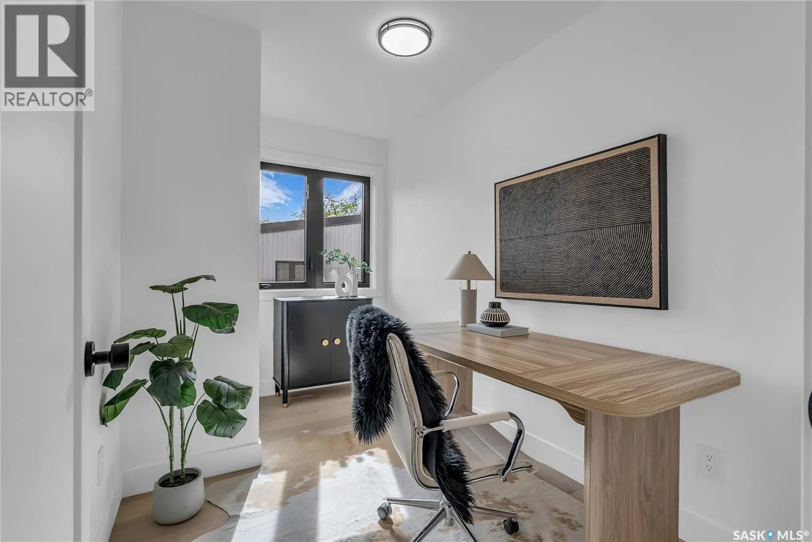 1121 13th STREET E