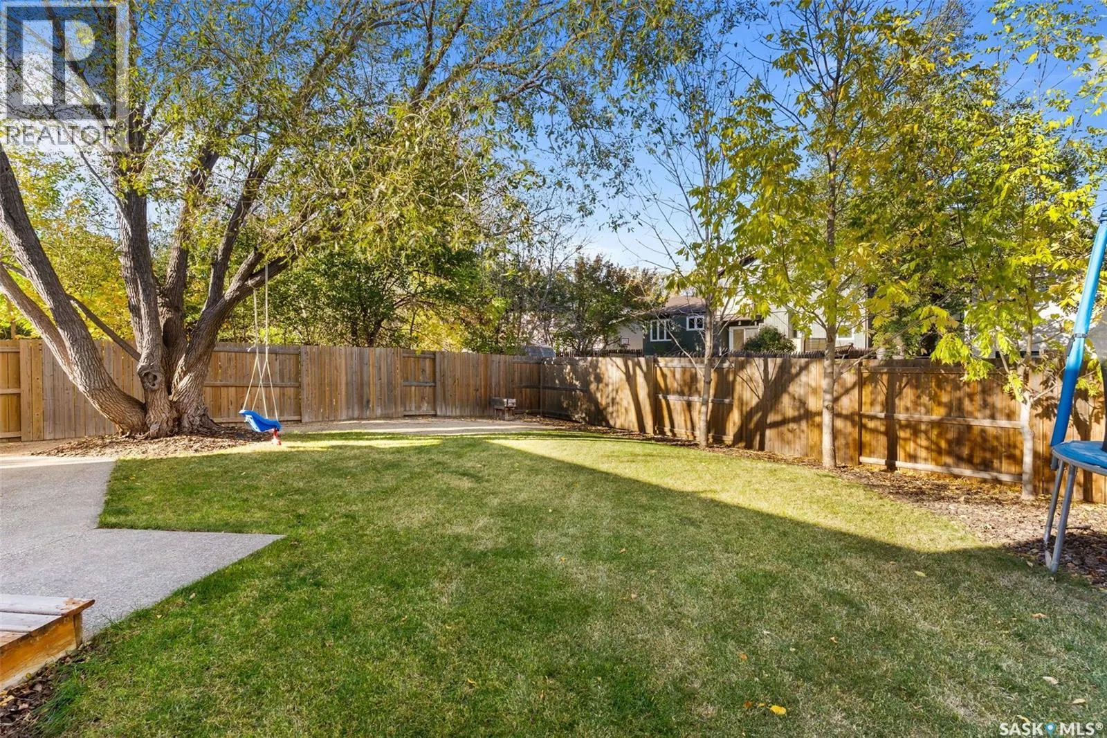 2206 Assiniboine AVENUE E