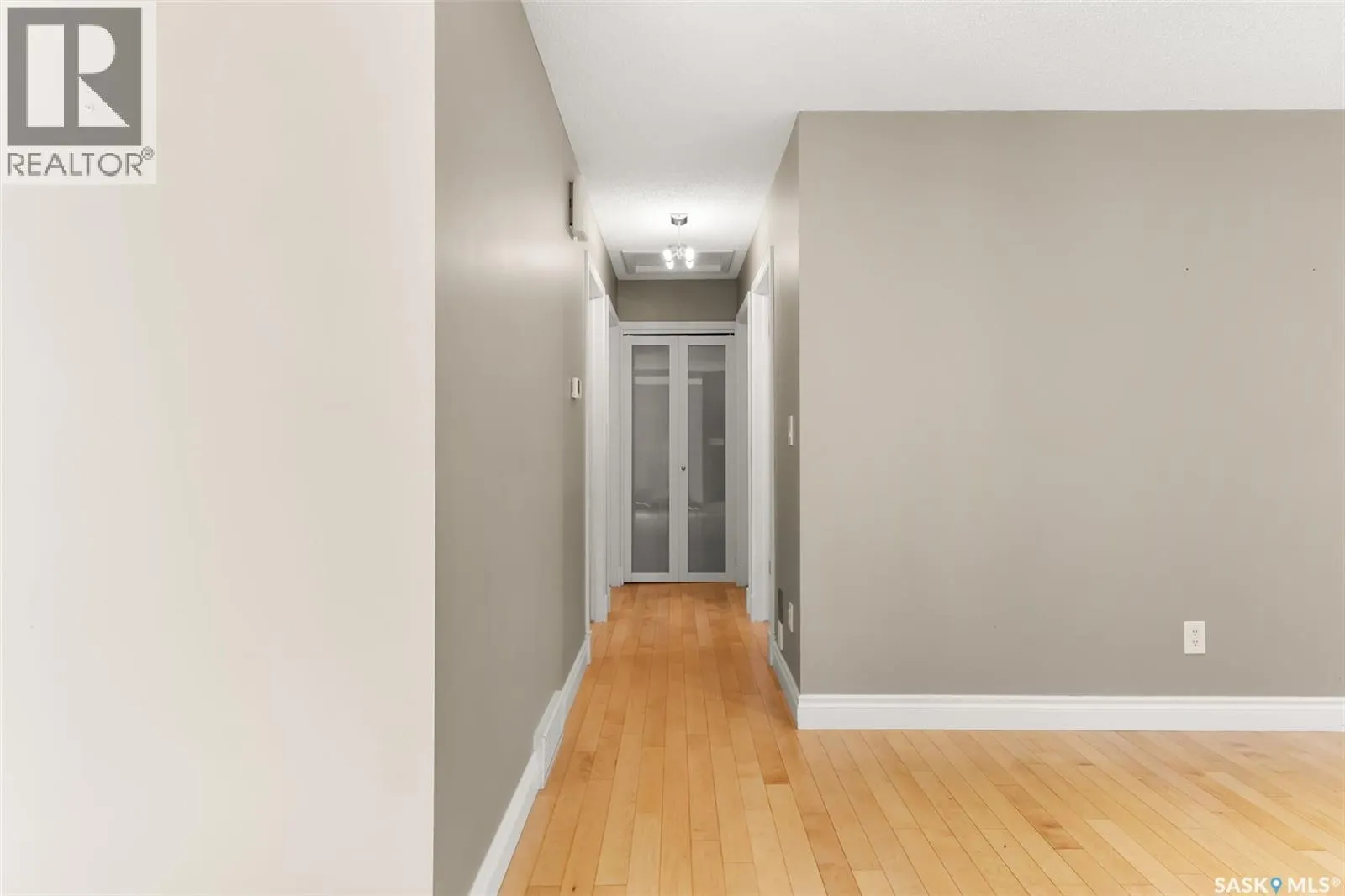 2206 Assiniboine AVENUE E