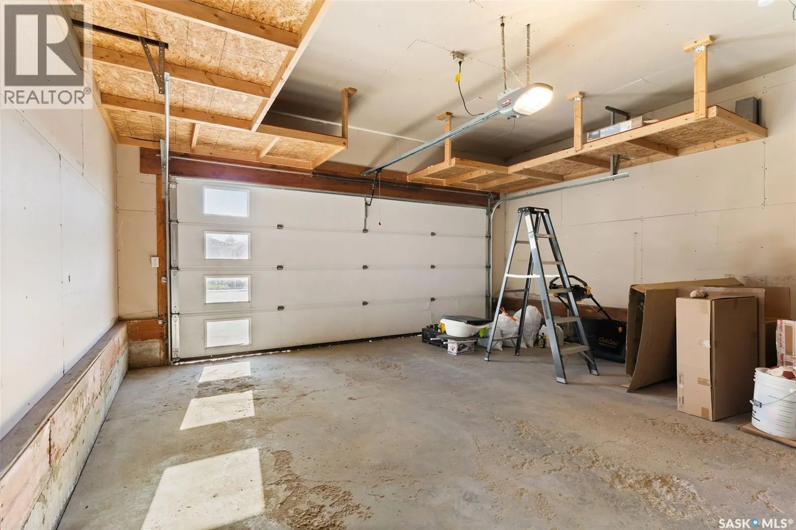 2206 Assiniboine AVENUE E