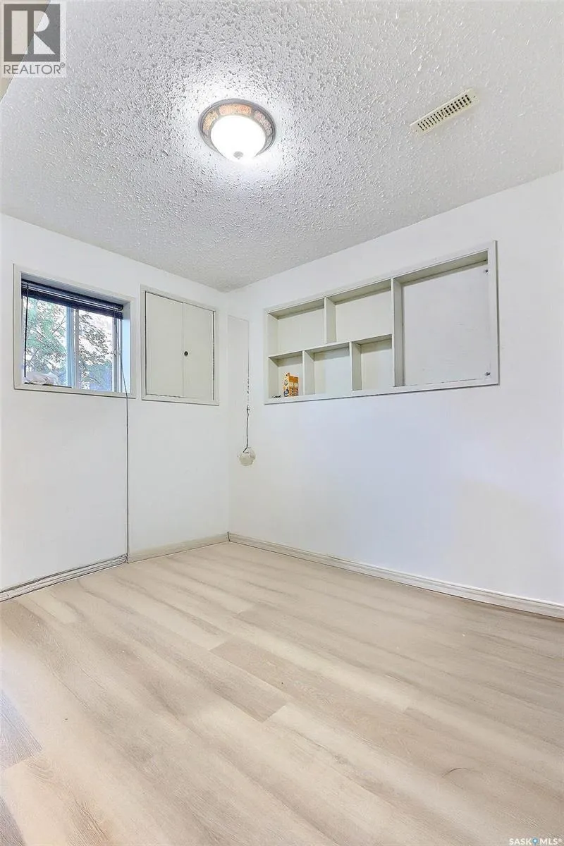 3043 Erickson CRESCENT