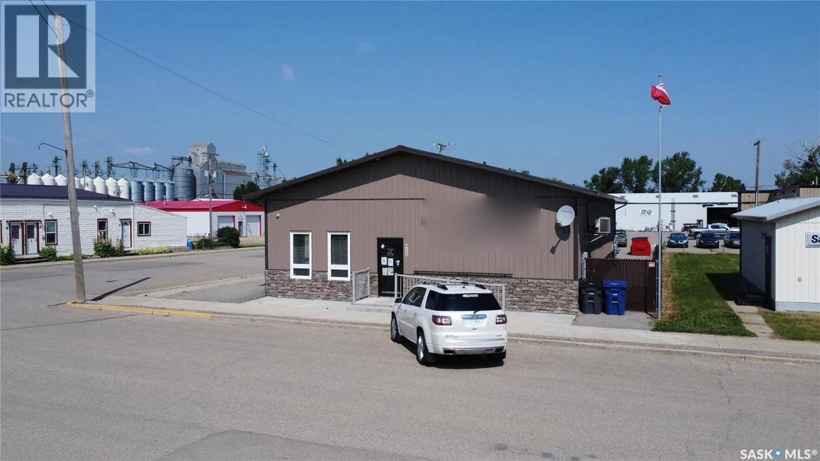 200 Main STREET