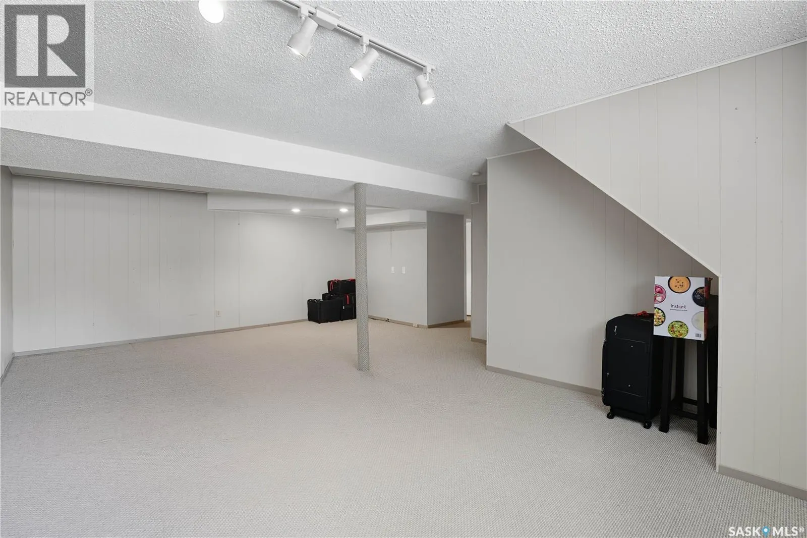 337 Brock CRESCENT